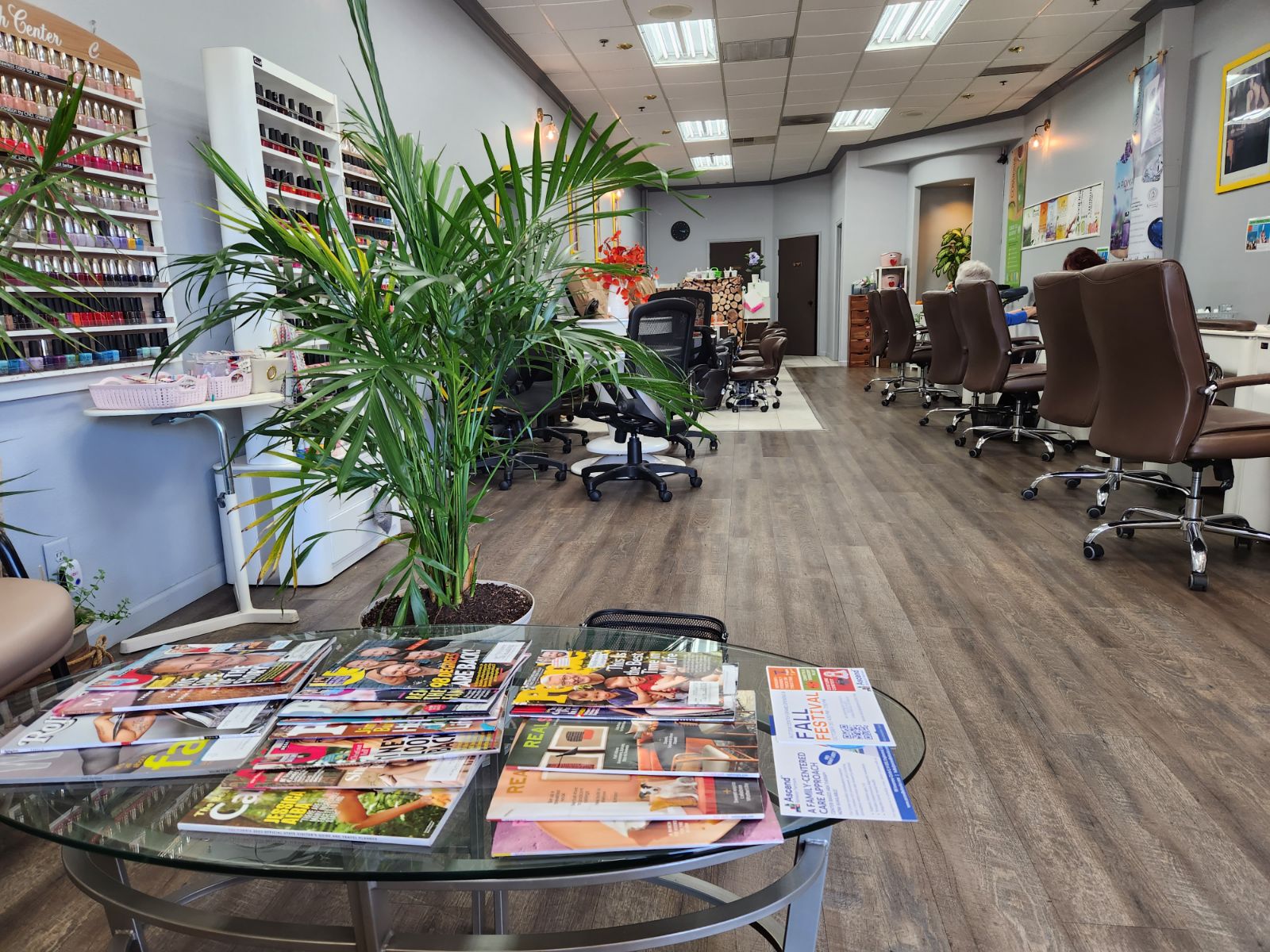 European Nails logo